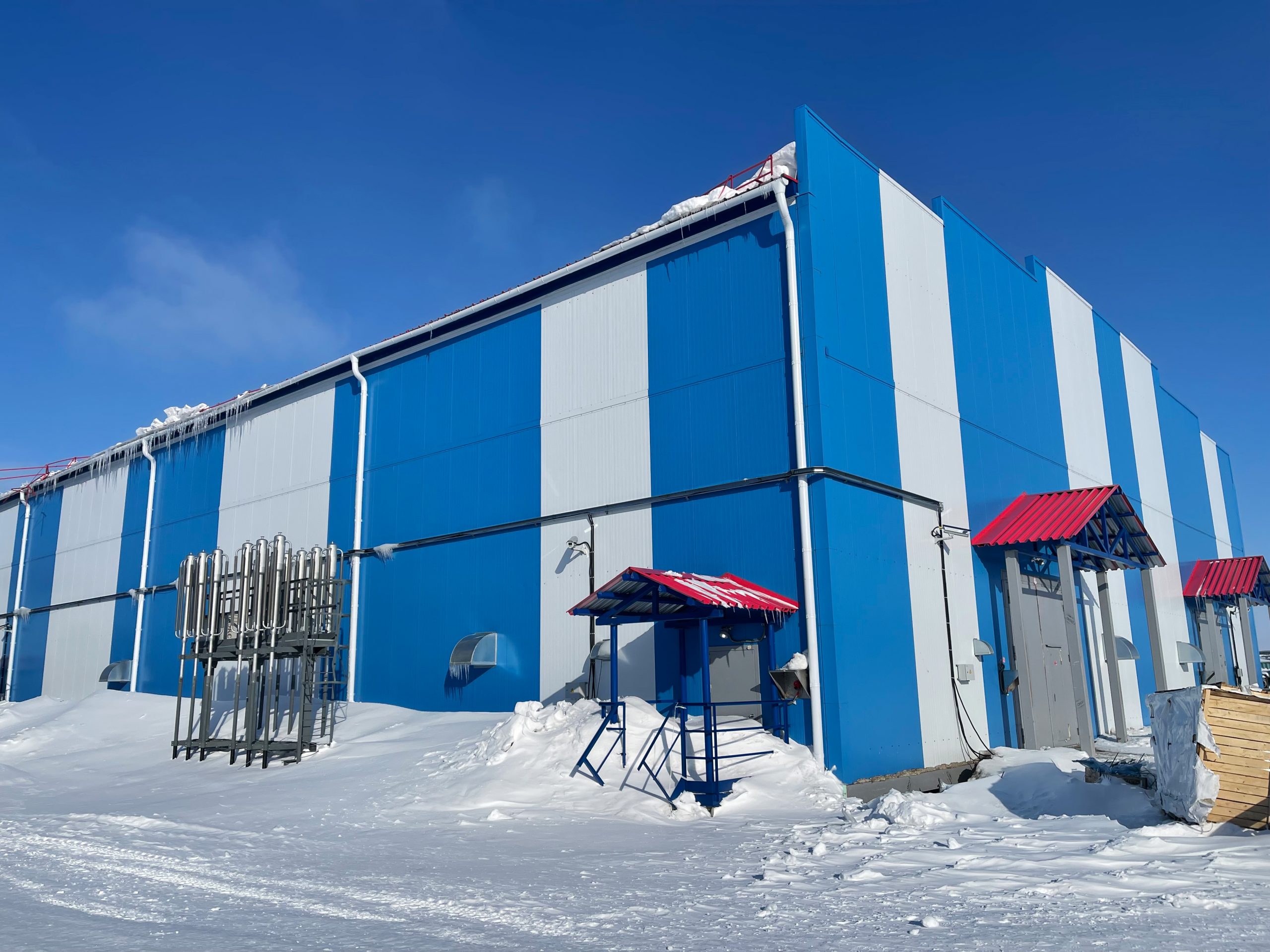 Завершены ШМР на Тёплом ангаре с вертикальными стенами Опорной базы ...